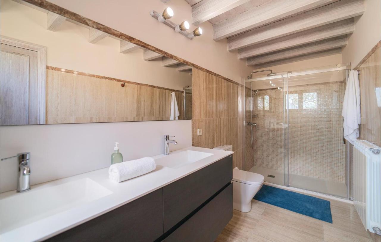 Hébergement de vacances 4 Bedroom Lovely In Muro San Lorenzo (Mallorca)
