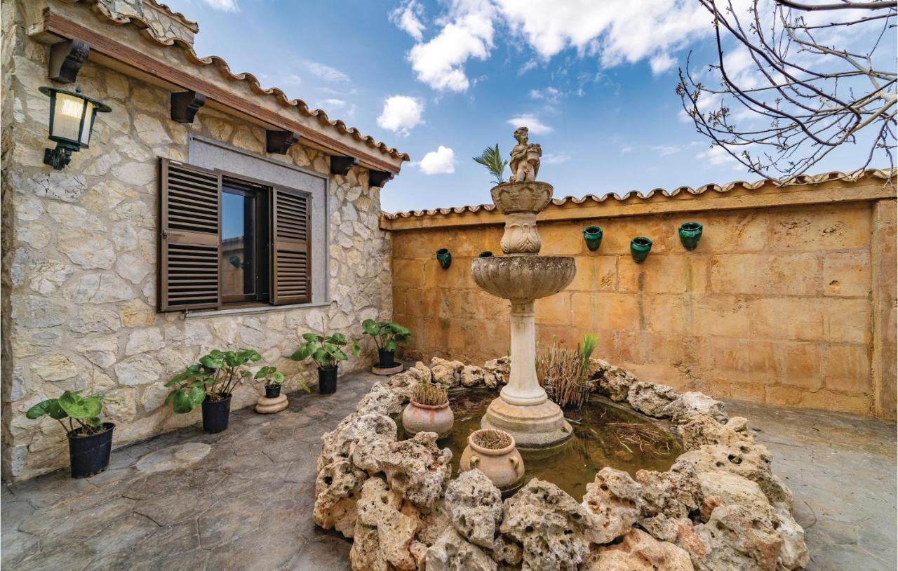 4 Bedroom Lovely In Muro Hébergement de vacances *