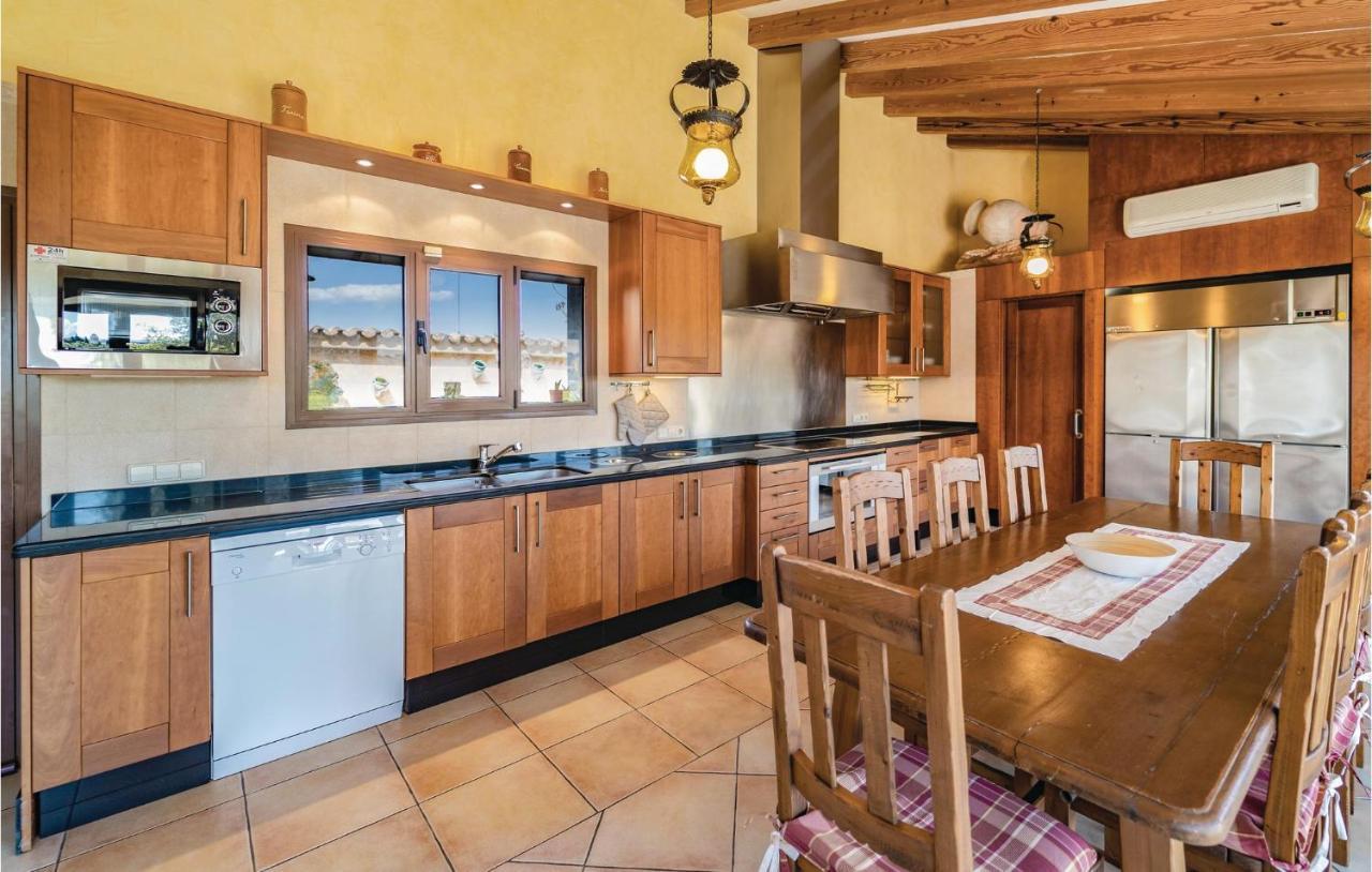 4 Bedroom Lovely In Muro San Lorenzo (Mallorca)